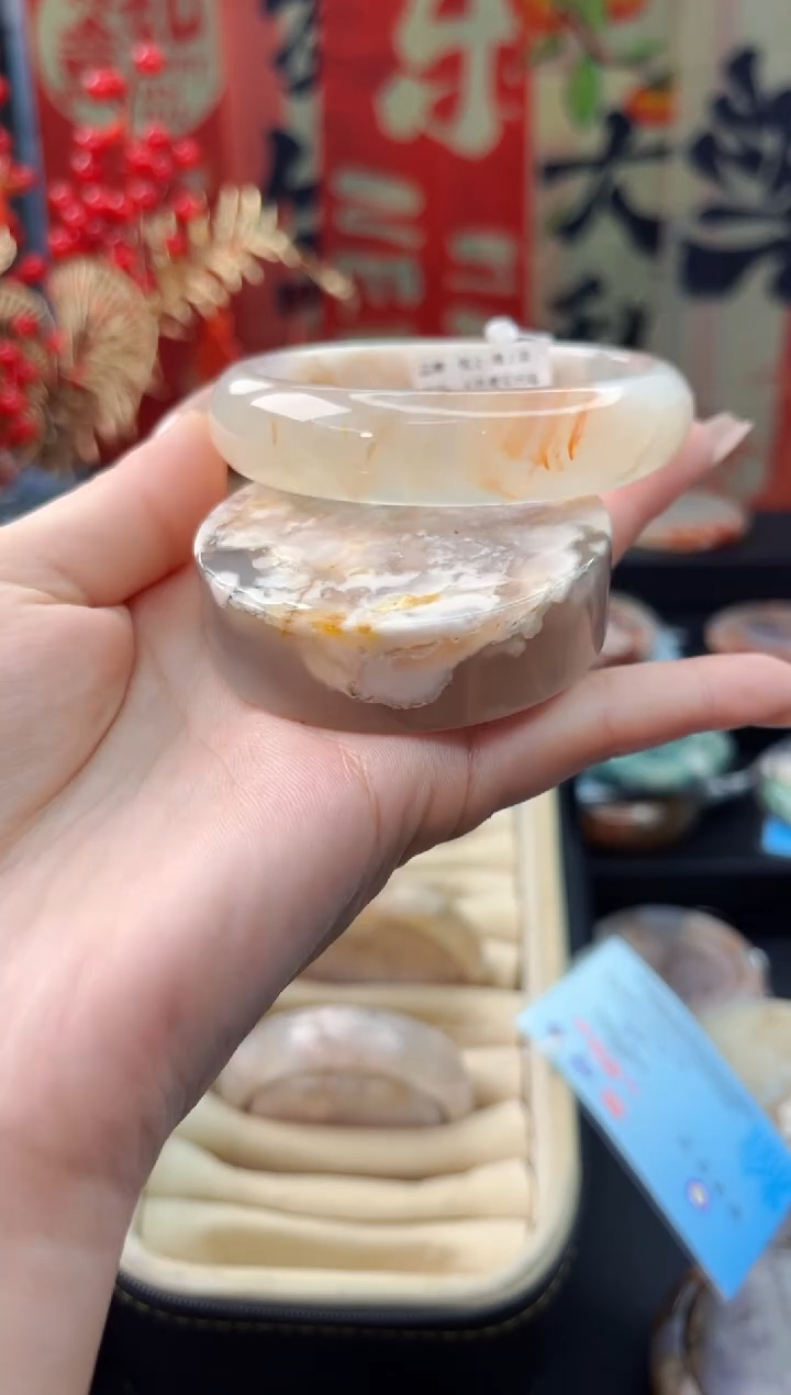 【闪购商品】石英质玉手镯未镶嵌赠送镯心（59圈口）