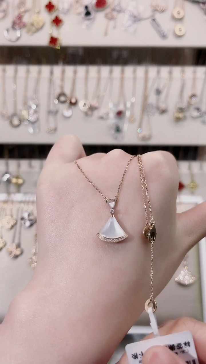 【闪购商品】钻石颈饰18K金镶嵌18K金镶嵌钻石 K玫 上下裙