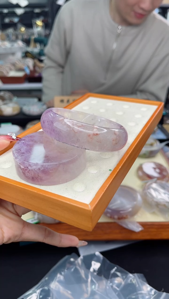 【闪购商品】石英质玉手镯未镶嵌59圈口（赠品镯心）4s90001