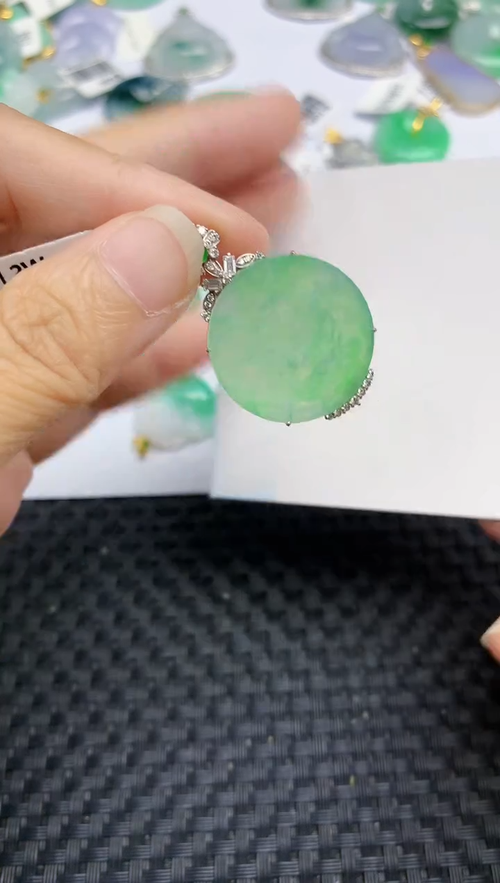 翡翠18K金镶嵌颈饰天然缅甸A货翡翠百元以上9元证书费自理