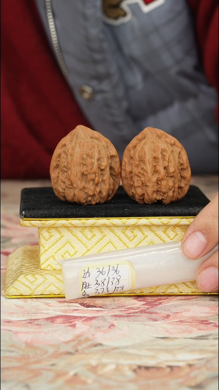 【闪购商品】文玩核桃把件赤龙鸡心