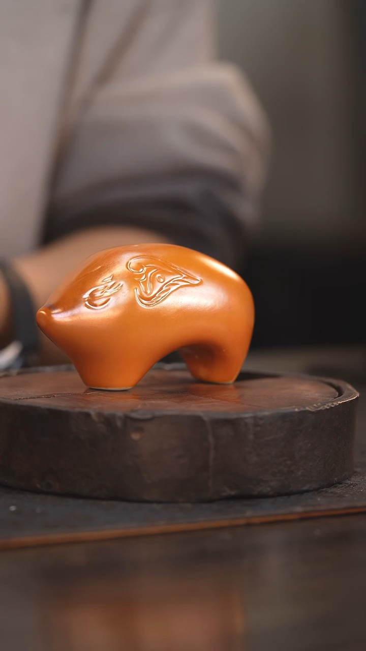 【闪购商品】杯86柴房陶瓷丨金色小猪茶宠