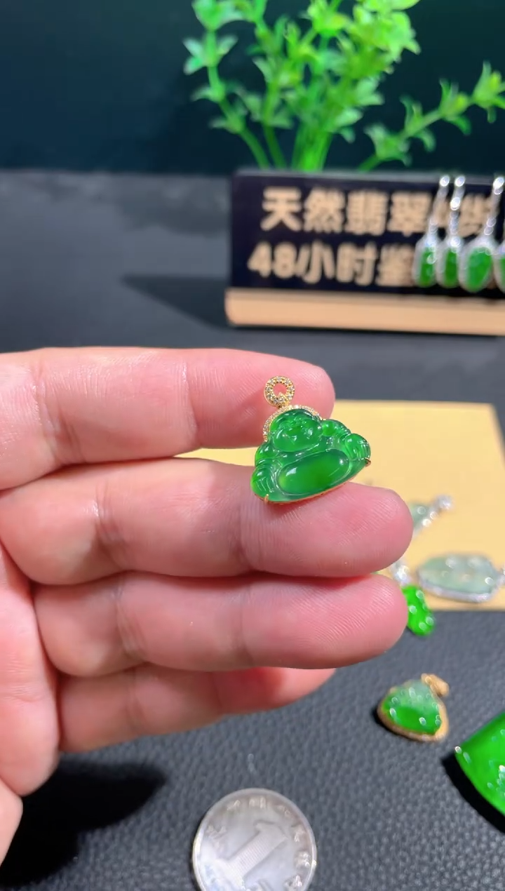 【闪购商品】翡翠颈饰18K金镶嵌翡翠