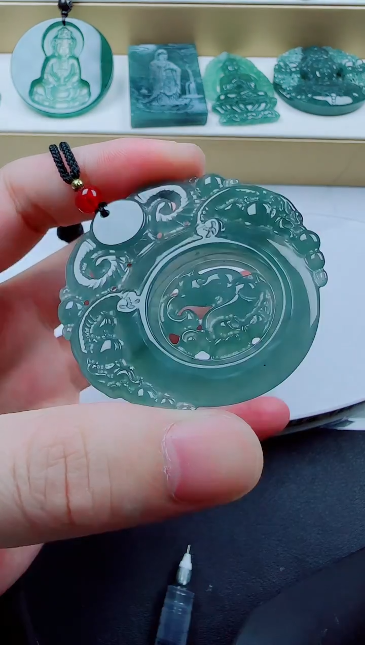 颈饰未镶嵌翡翠三羊多样性发其一