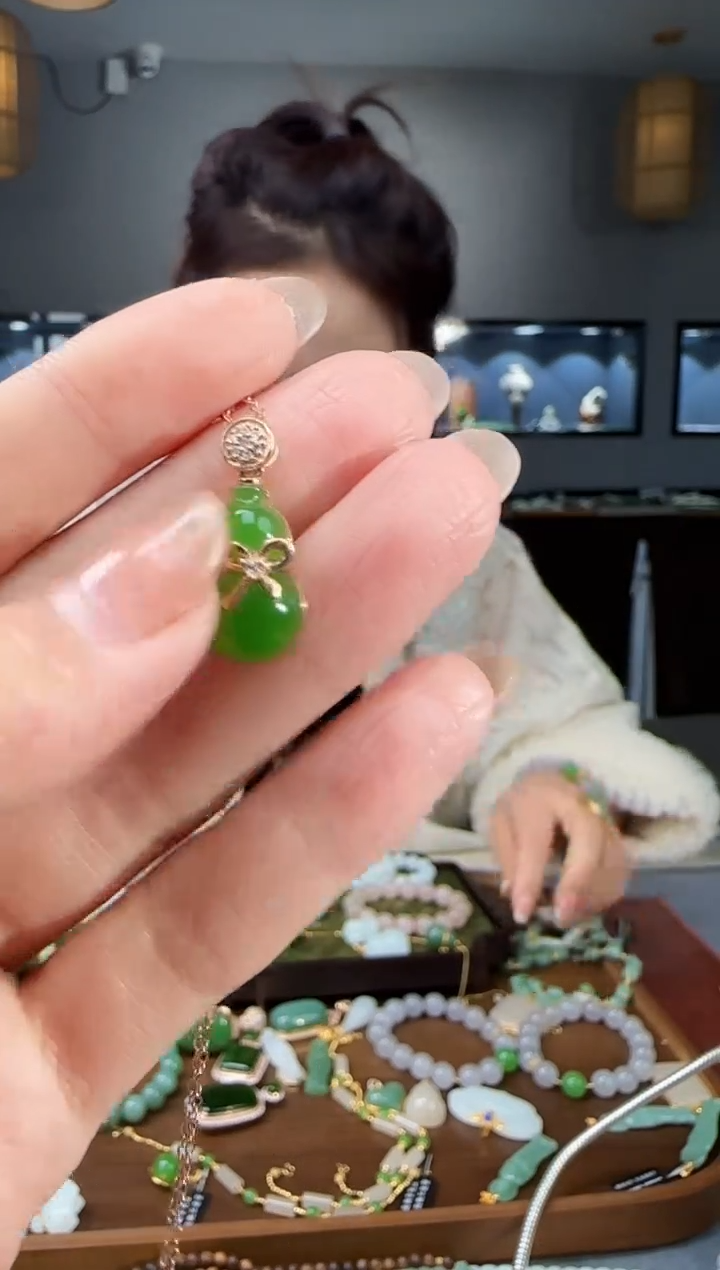 吊坠(不含链)18K金镶嵌和田玉1