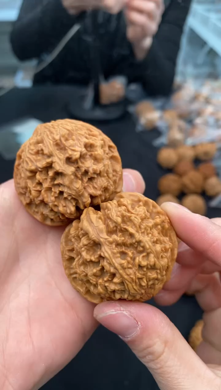 【闪购商品】文玩核桃把件满天星43-t432