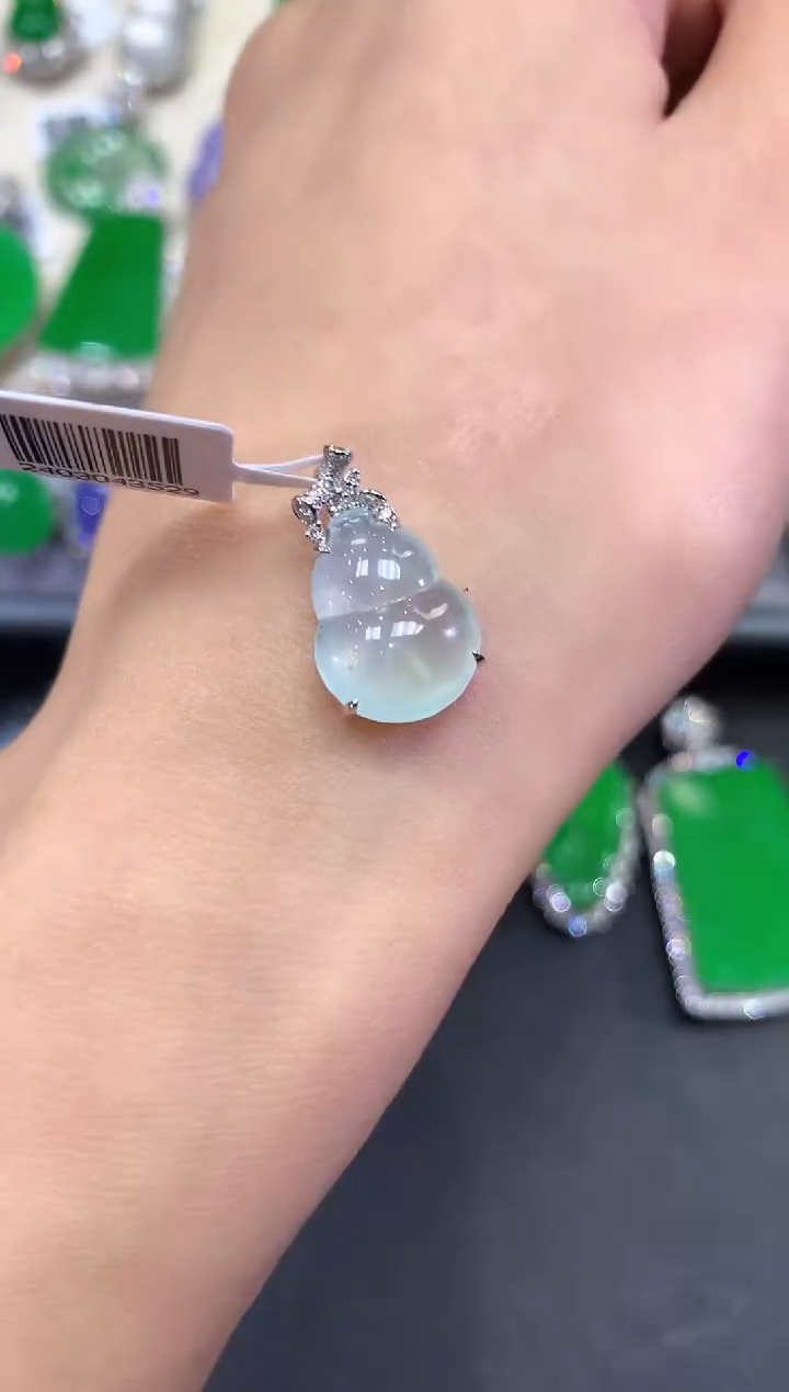 【闪购商品】翡翠吊坠(不含链)18K金镶嵌w6          