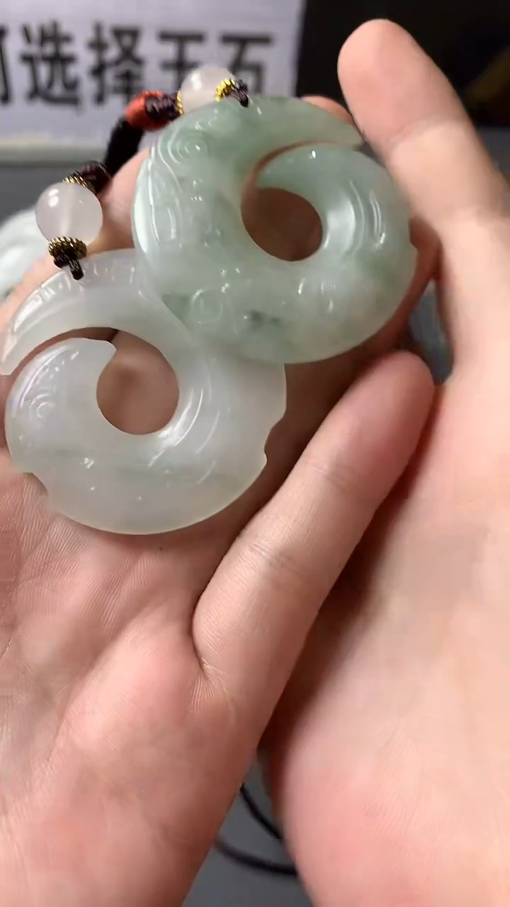 颈饰未镶嵌石英质玉拍一发一