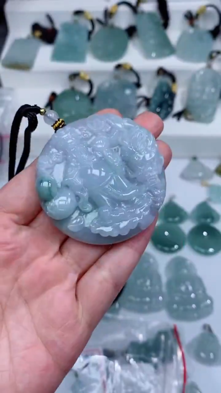 颈饰未镶嵌翡翠吊坠