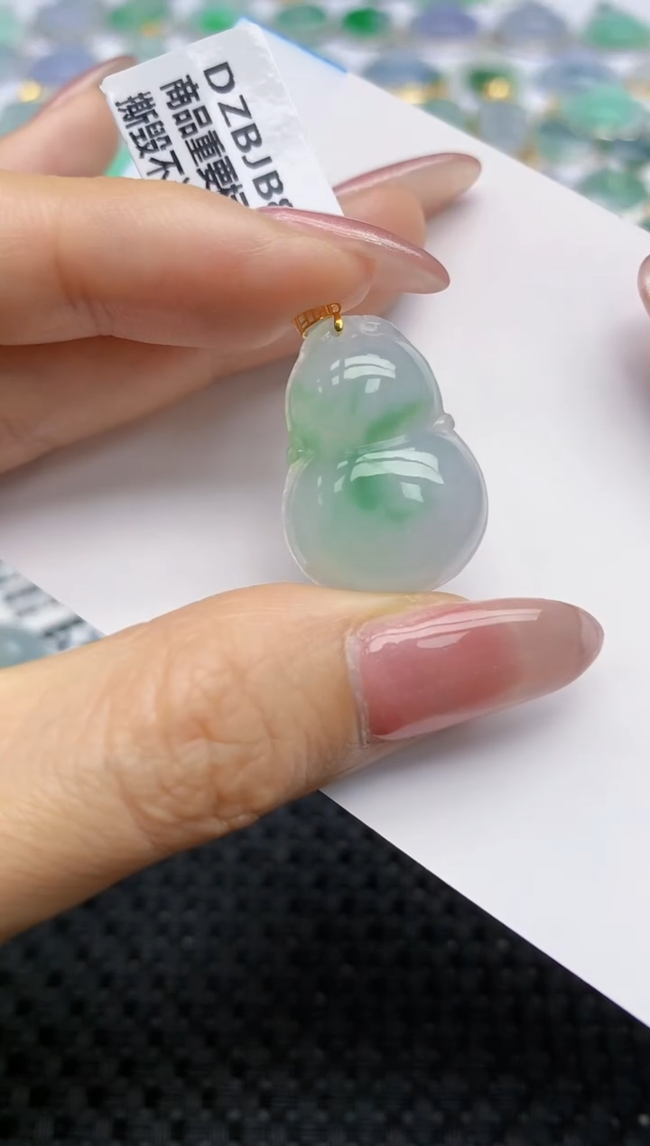 【闪购商品】翡翠挂件18K金镶嵌天然翡翠A货