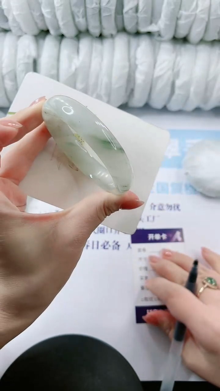 【闪购商品】石英质玉手镯未镶嵌多样性发货L224