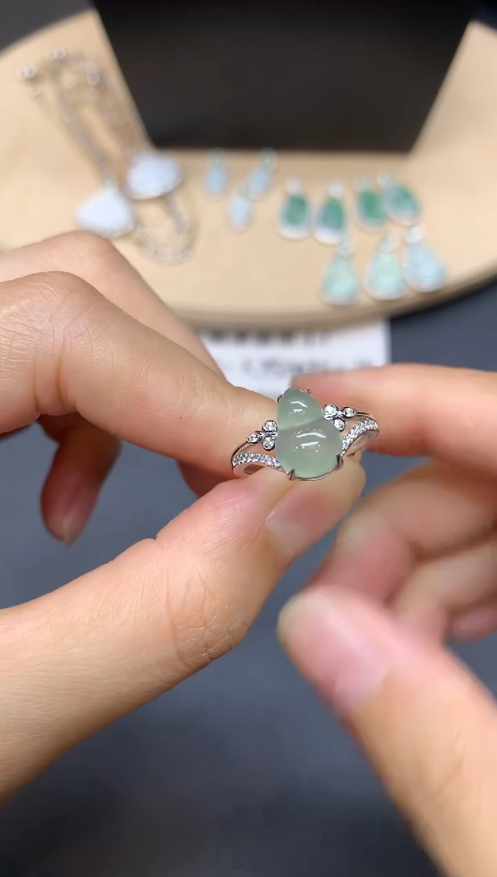 【闪购商品】翡翠戒指银S925镶嵌葫芦【多样性发其一】