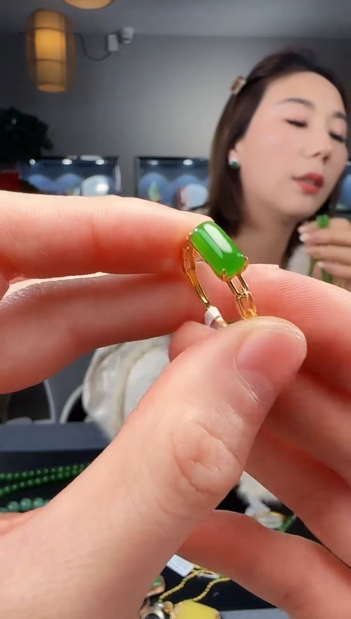 【闪购商品】和田玉戒指18K金镶嵌1