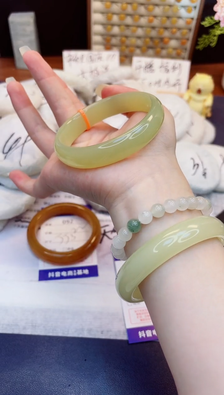 未镶嵌手镯石英质玉93-晴水-圈口61