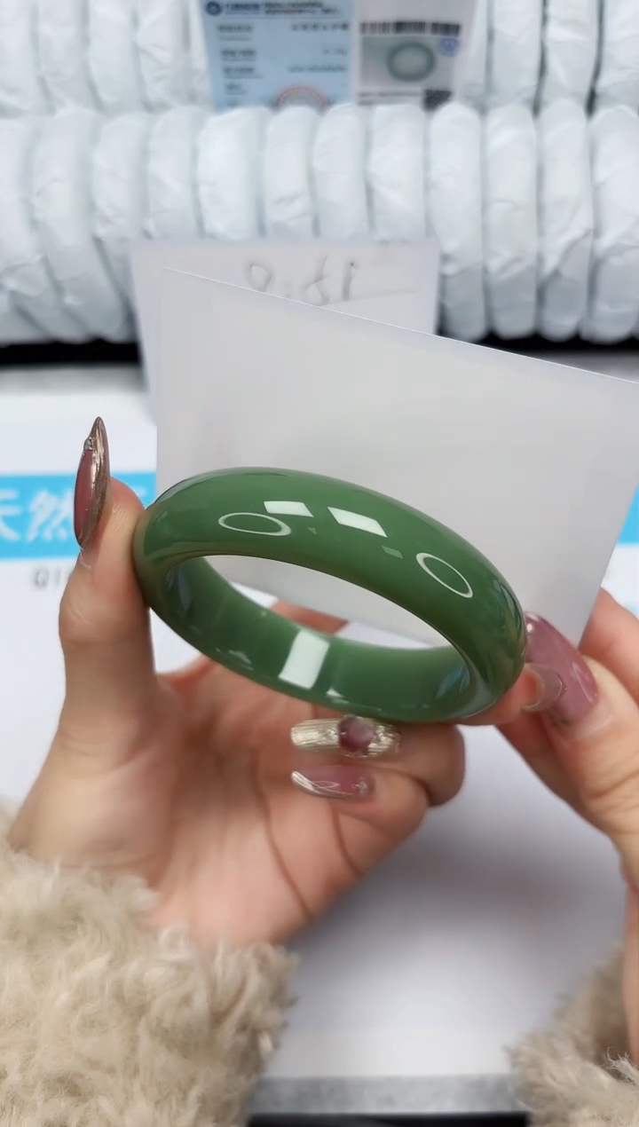 【闪购商品】石英质玉手镯未镶嵌21-58.1