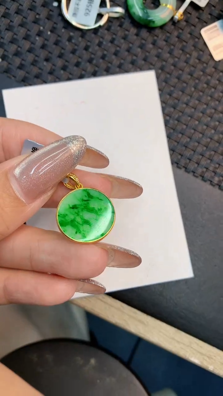 颈饰未镶嵌翡翠1