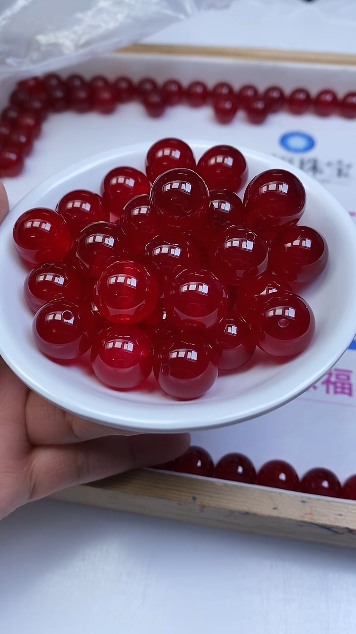 未镶嵌玛瑙手饰B560 缅甸鸽血红14mm2个9.9元