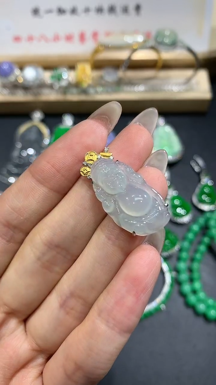 【闪购商品】翡翠吊坠(不含链)18K金镶嵌1团购