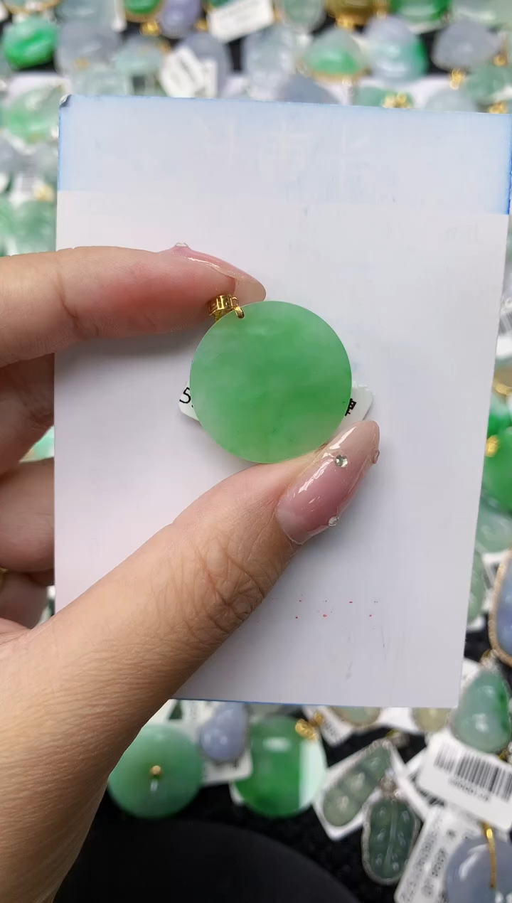 翡翠18K金镶嵌颈饰11111111111