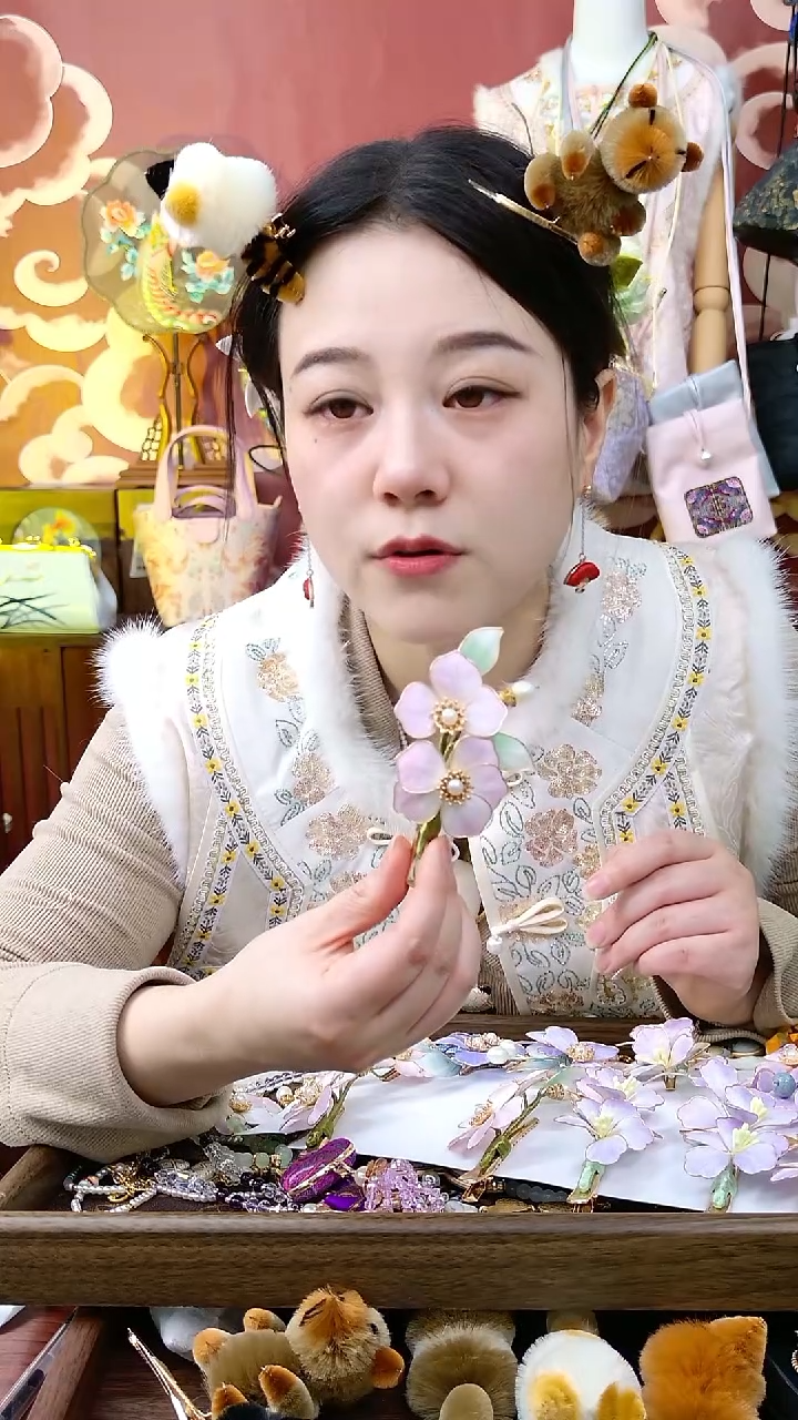 纯铜合金琉璃非遗绒花耳钩