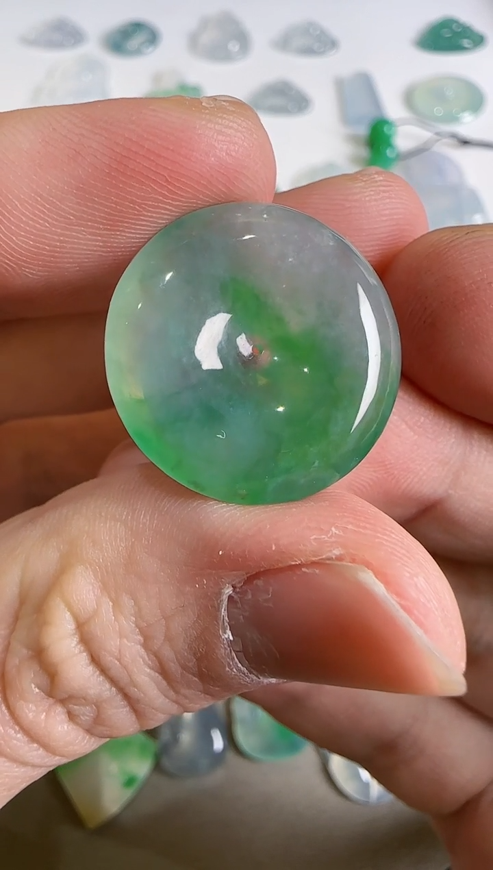 吊坠(不含链)未镶嵌翡翠.