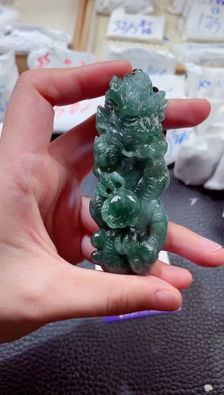 翡翠未镶嵌颈饰00006768