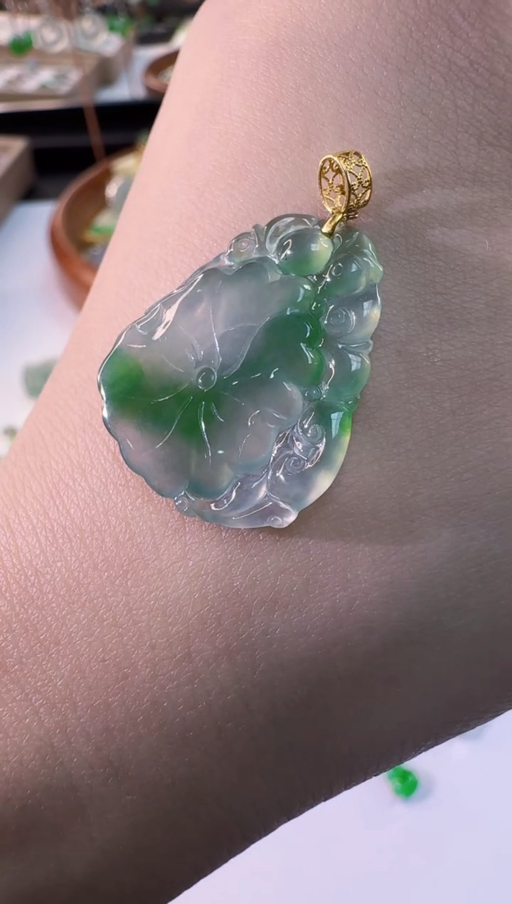 【闪购商品】翡翠颈饰18K金镶嵌缅甸翡翠A货挂件