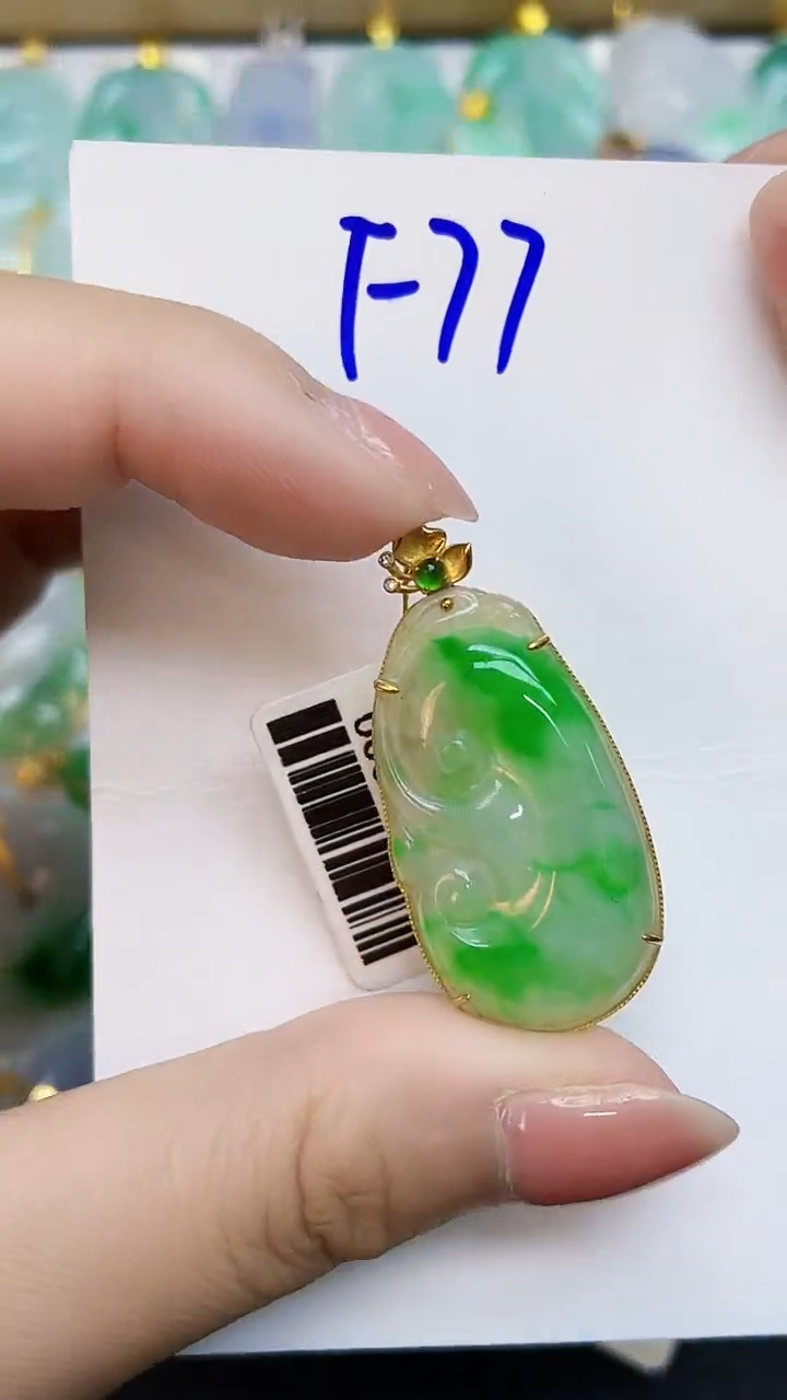 翡翠18K金镶嵌颈饰0000000000