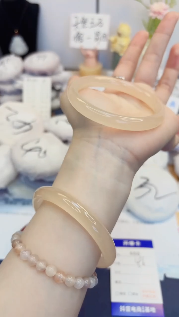 【闪购商品】石英质玉手镯未镶嵌466-美人条藕粉-圈口59