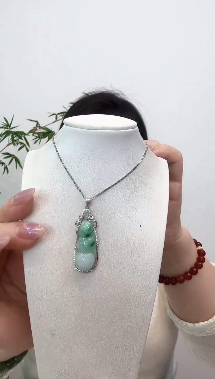 【闪购商品】翡翠吊坠(赠链)银S925镶嵌福豆