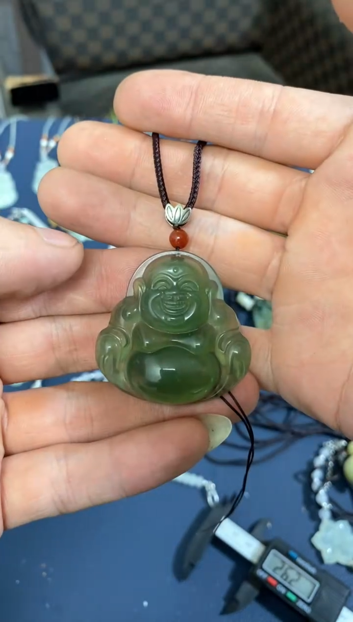 【闪购商品】蛇纹石玉颈饰未镶嵌岫玉