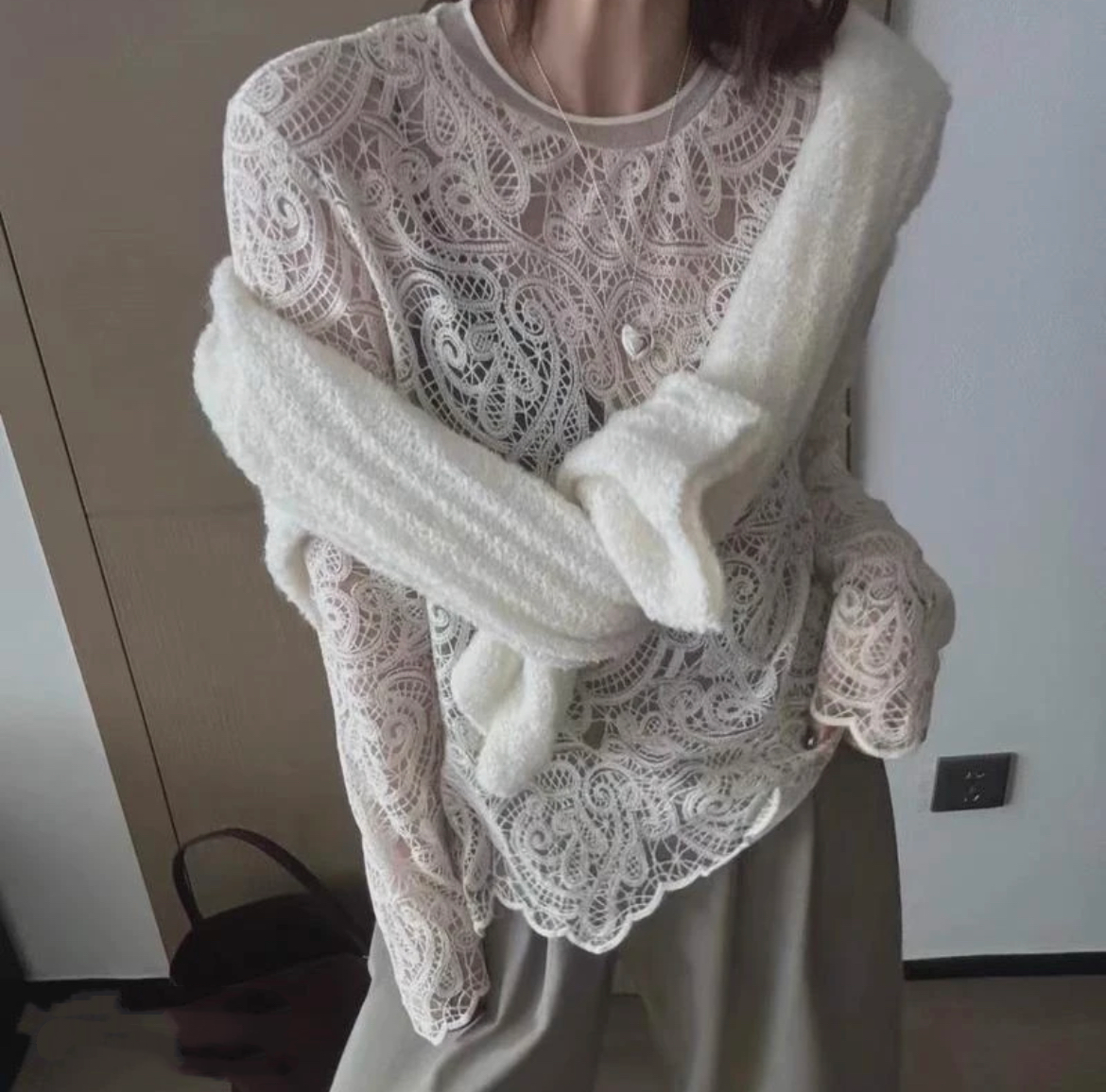 【长袖蕾丝】新款—秋冬欧货时尚蕾丝刺绣纯色长袖打底T恤