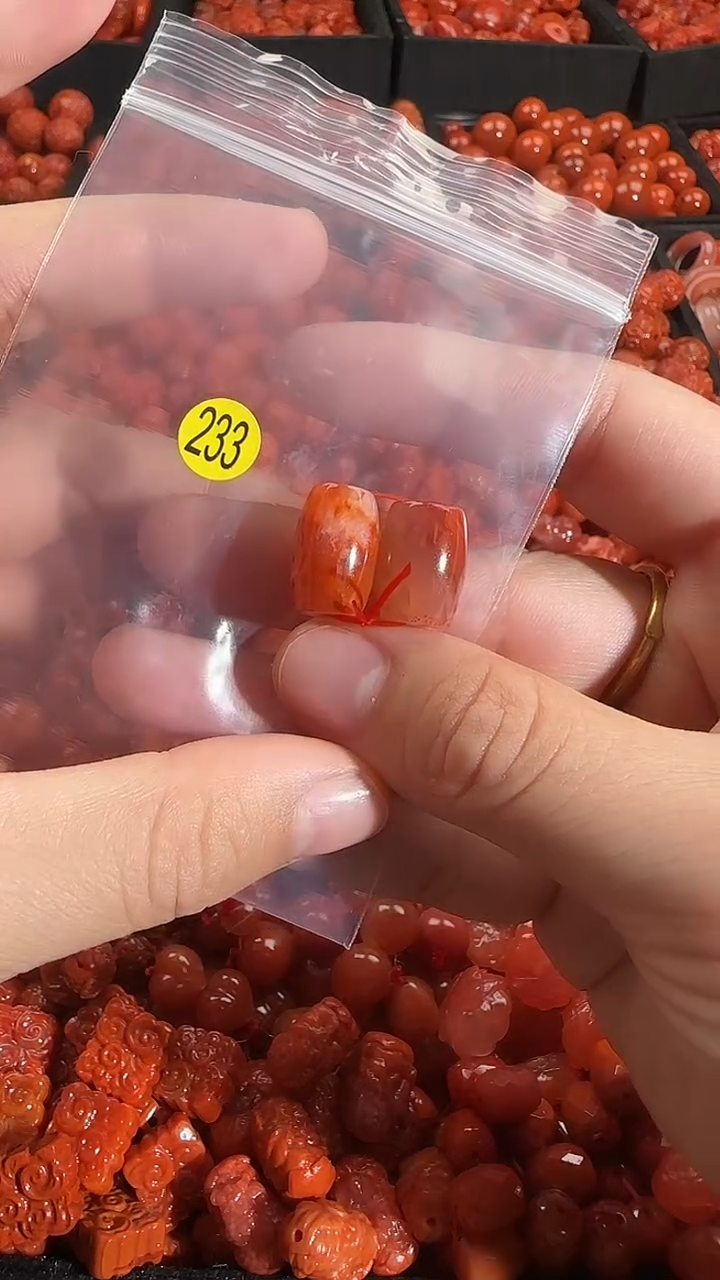 颈饰未镶嵌南红玛瑙1