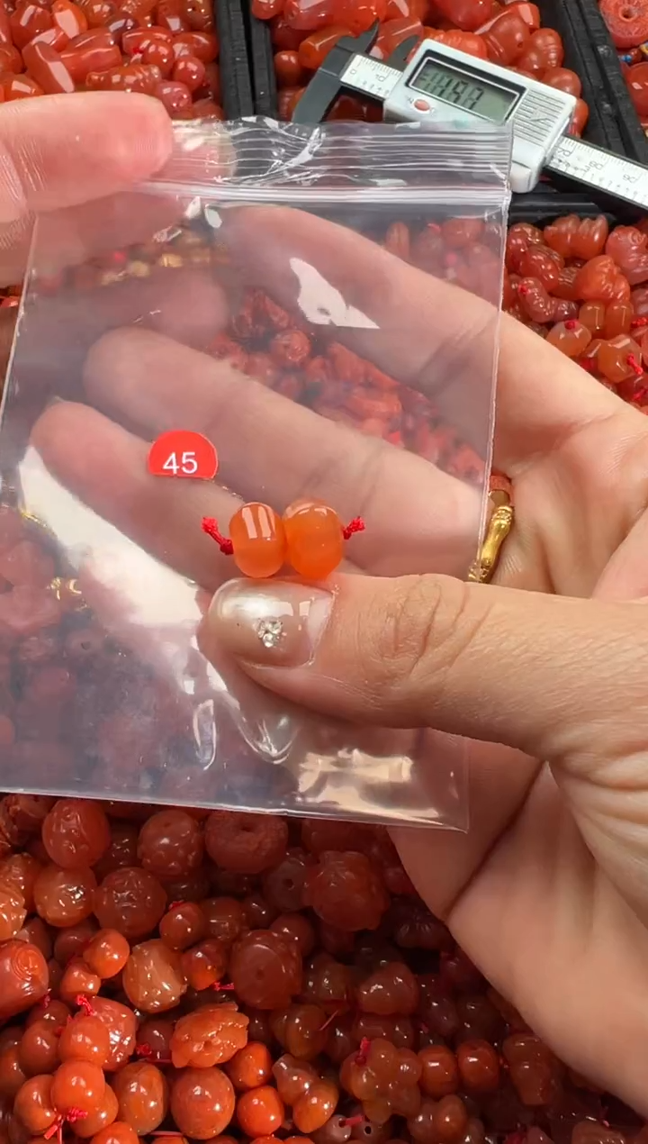 【闪购商品】南红玛瑙颈饰未镶嵌1