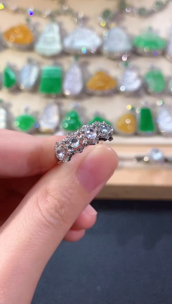 18K金镶嵌戒指翡翠冬日珠宝Q83