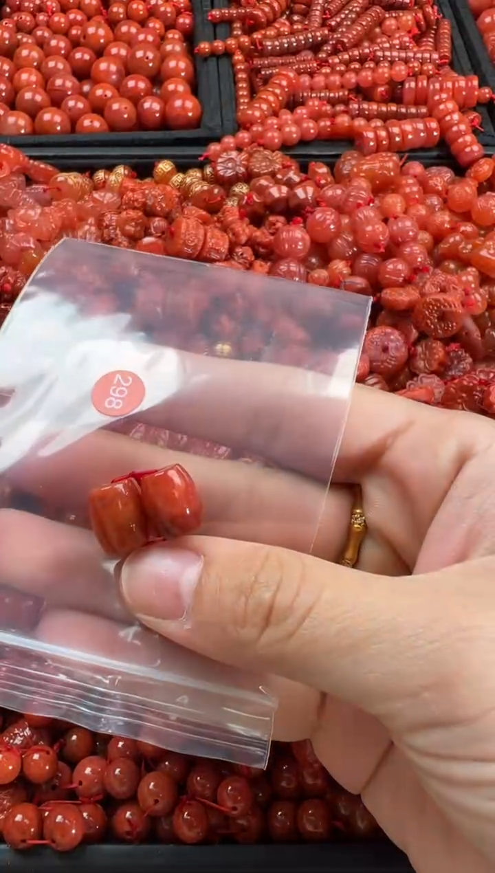 【闪购商品】南红玛瑙颈饰未镶嵌1