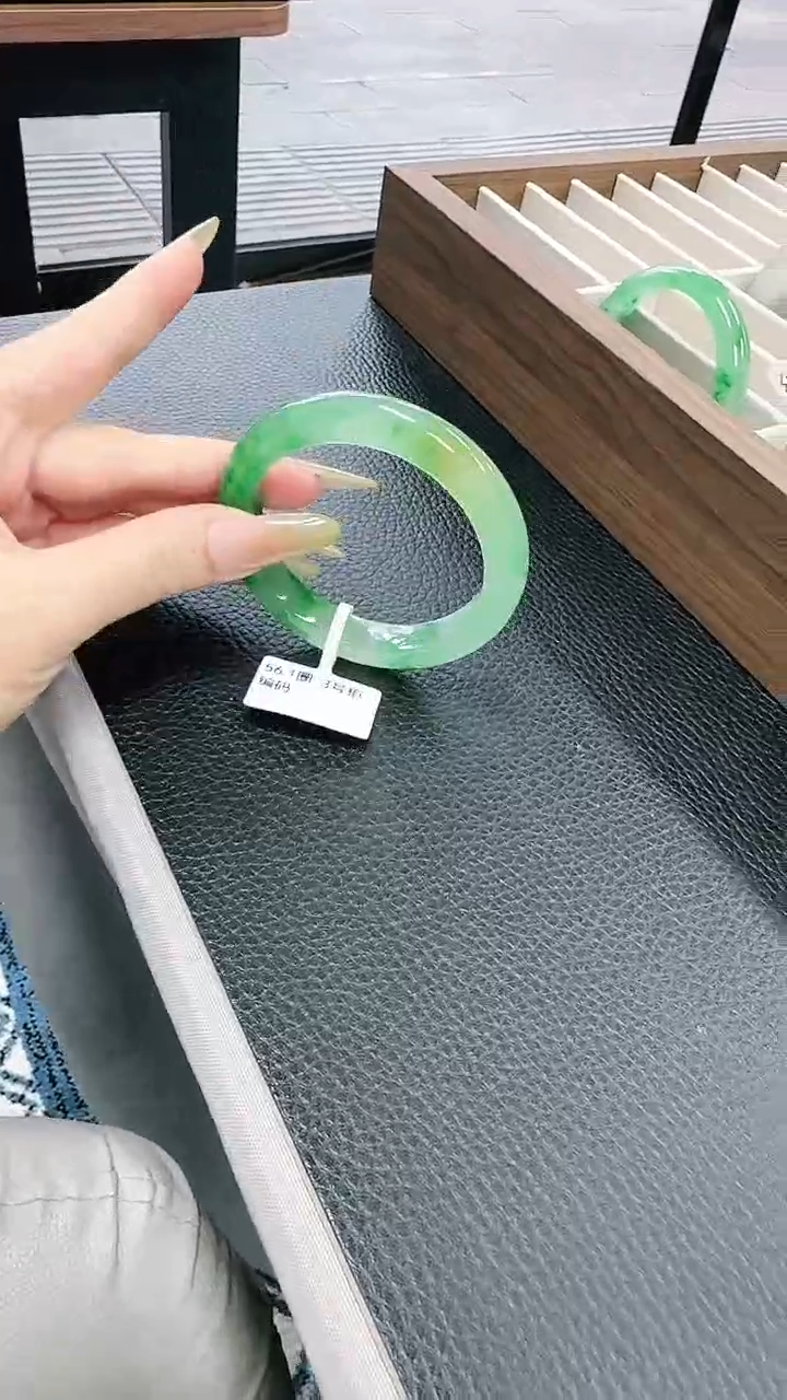 未镶嵌1石英质玉（非洲翠）/9903-56