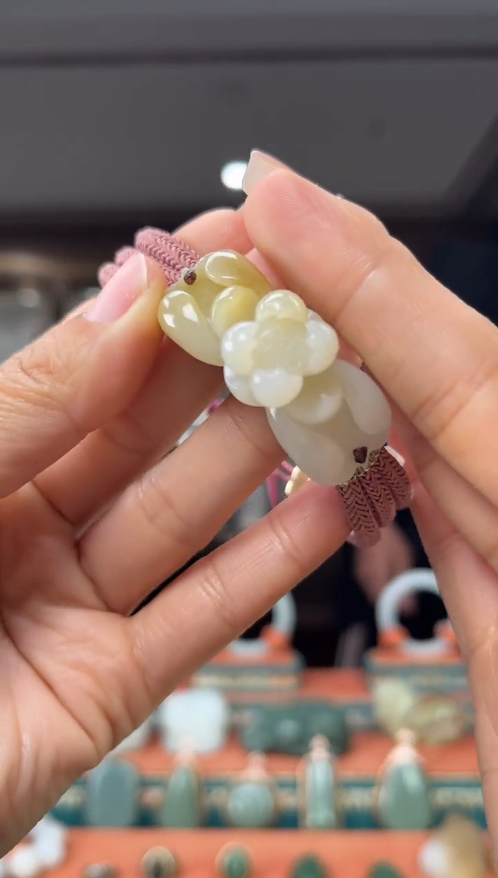 颈饰未镶嵌和田玉佩佩