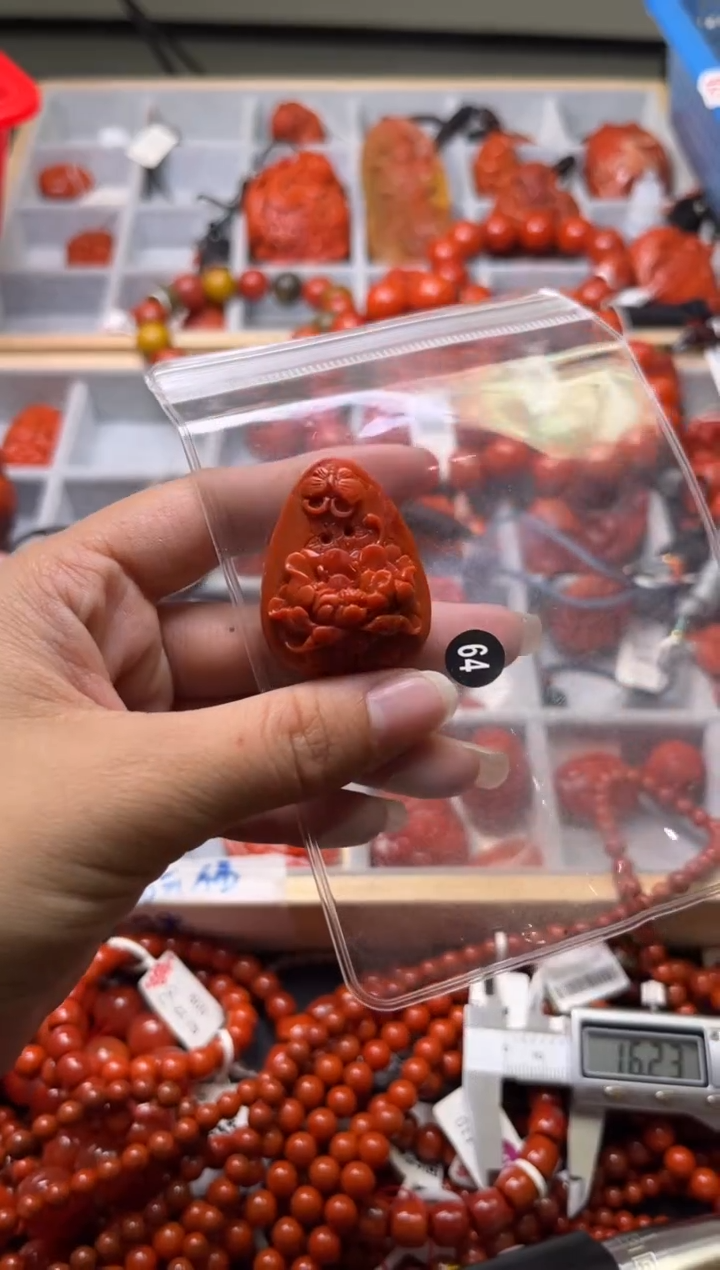 南红玛瑙未镶嵌珠宝奇石64