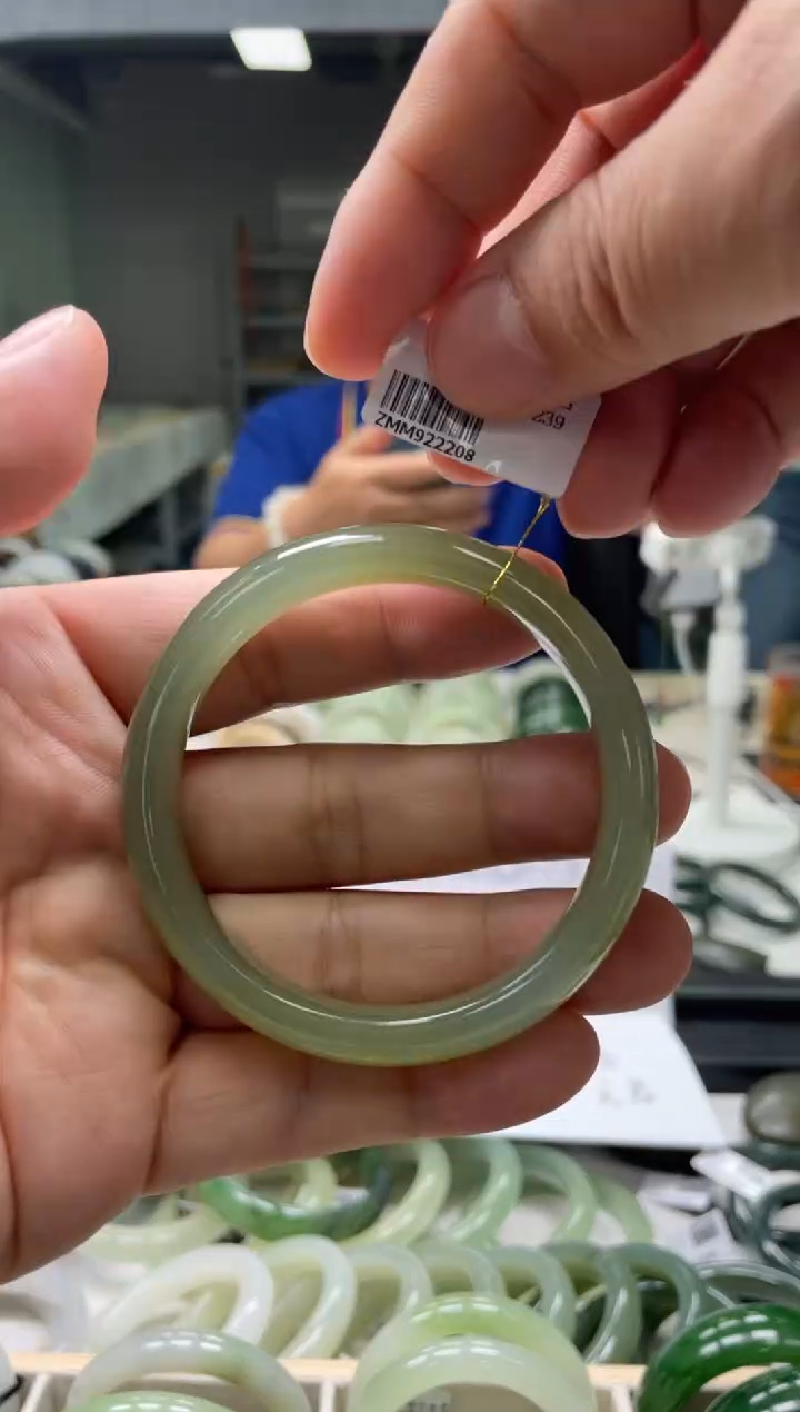 【闪购商品】和田玉手镯未镶嵌编码2208 圈口57-58