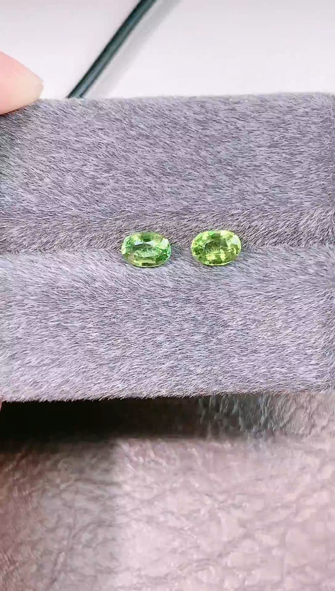 未镶嵌珠宝半成品绿色碧玺天然碧玺一对1.87ct