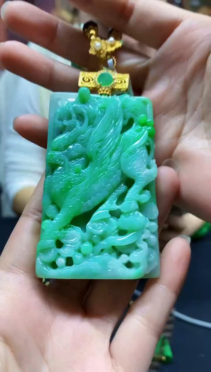 颈饰未镶嵌翡翠吊坠