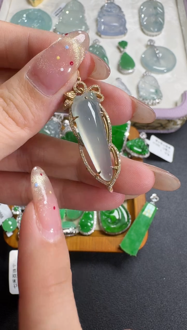 【闪购商品】翡翠吊坠(不含链)18K金镶嵌【源头工厂】钻石镶嵌