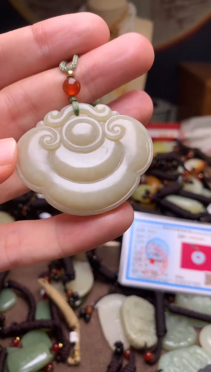 颈饰未镶嵌和田玉新疆料青海料清水和田玉吊坠