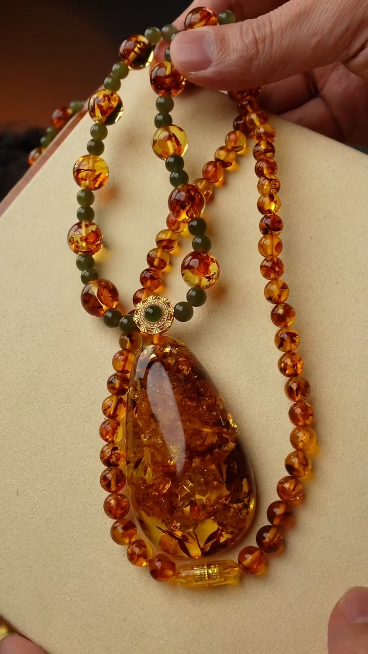 【闪购商品】琥珀颈饰未镶嵌花珀水滴项链
