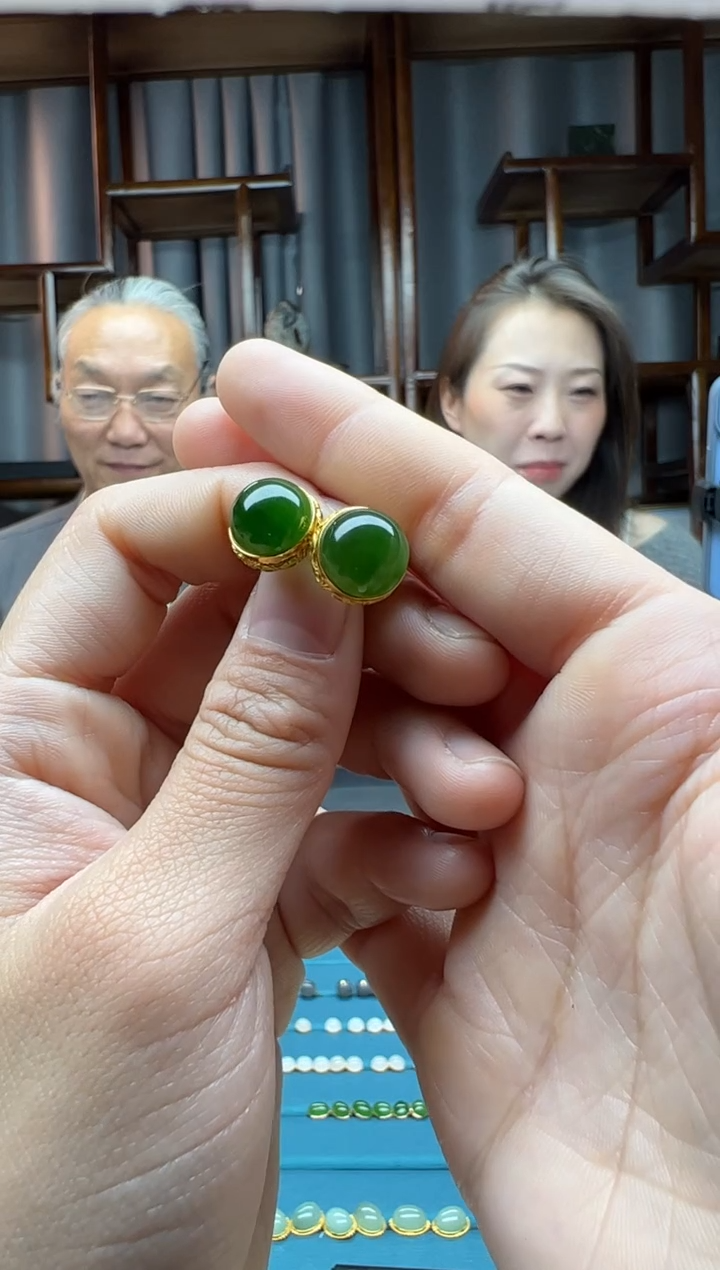 【闪购商品】和田玉颈饰18K金镶嵌耳钉