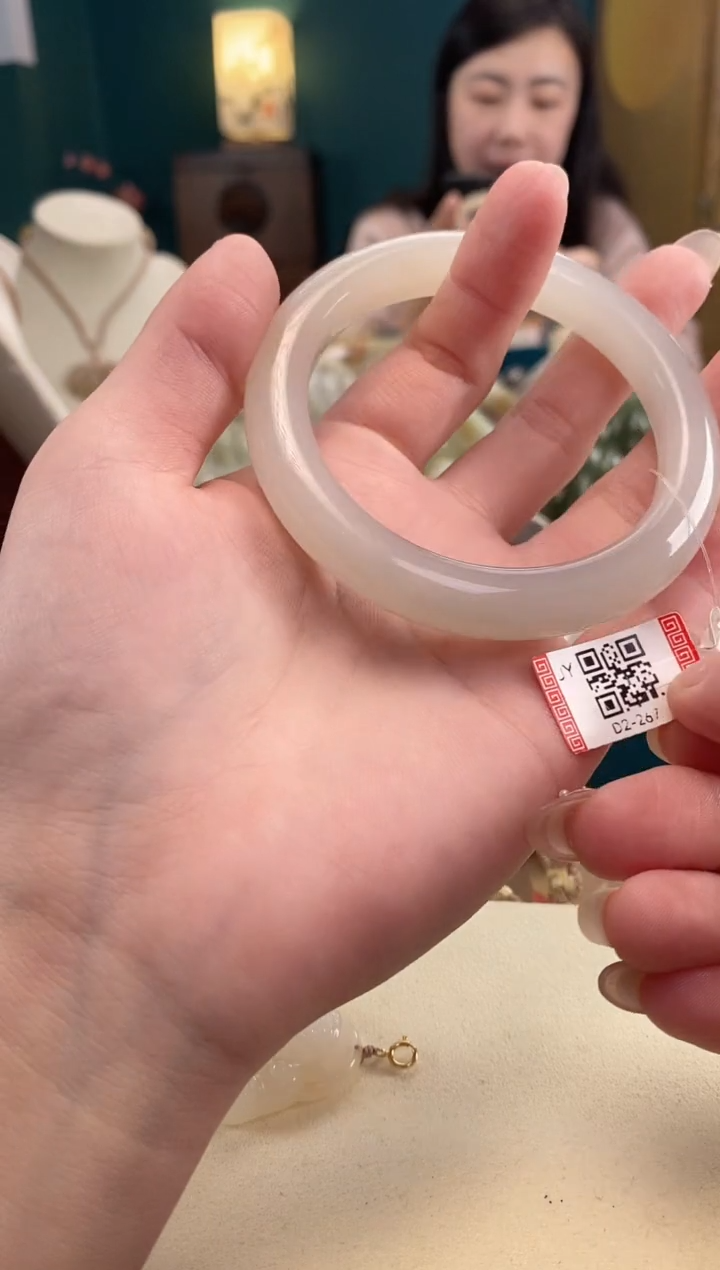 【闪购商品】和田玉手镯未镶嵌手镯