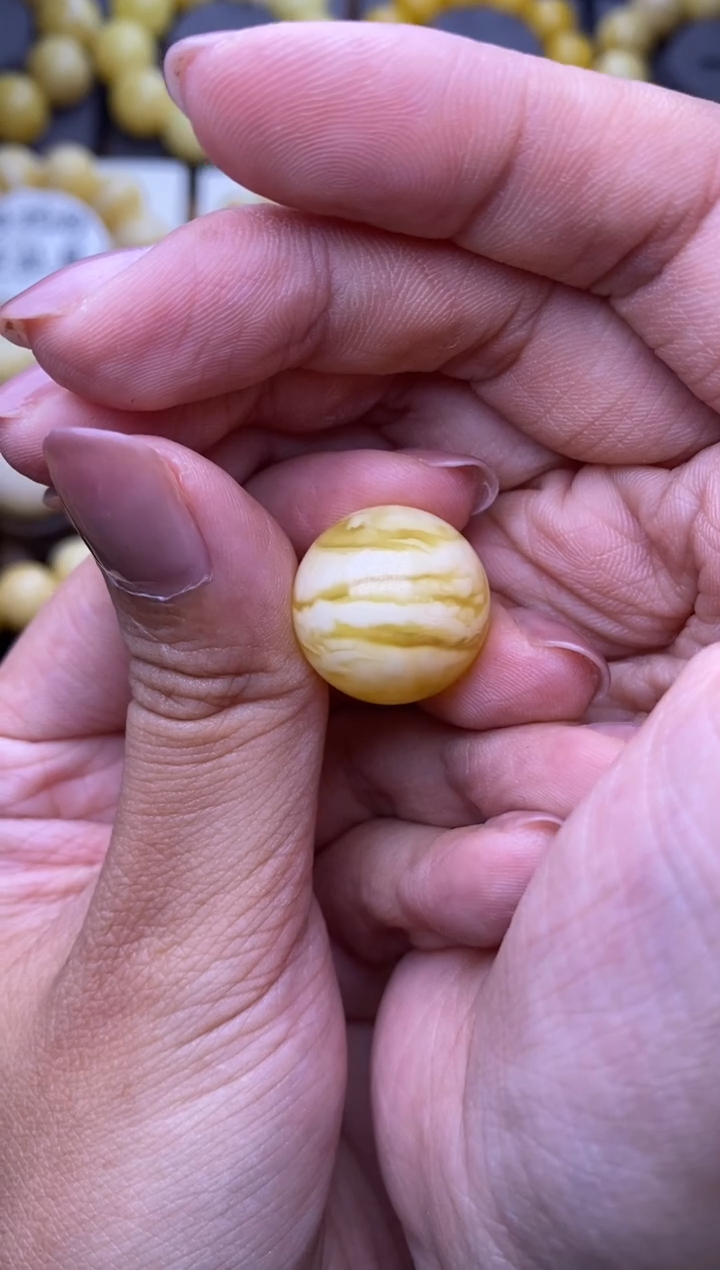 裸石琥珀未镶嵌大小姐珠宝86