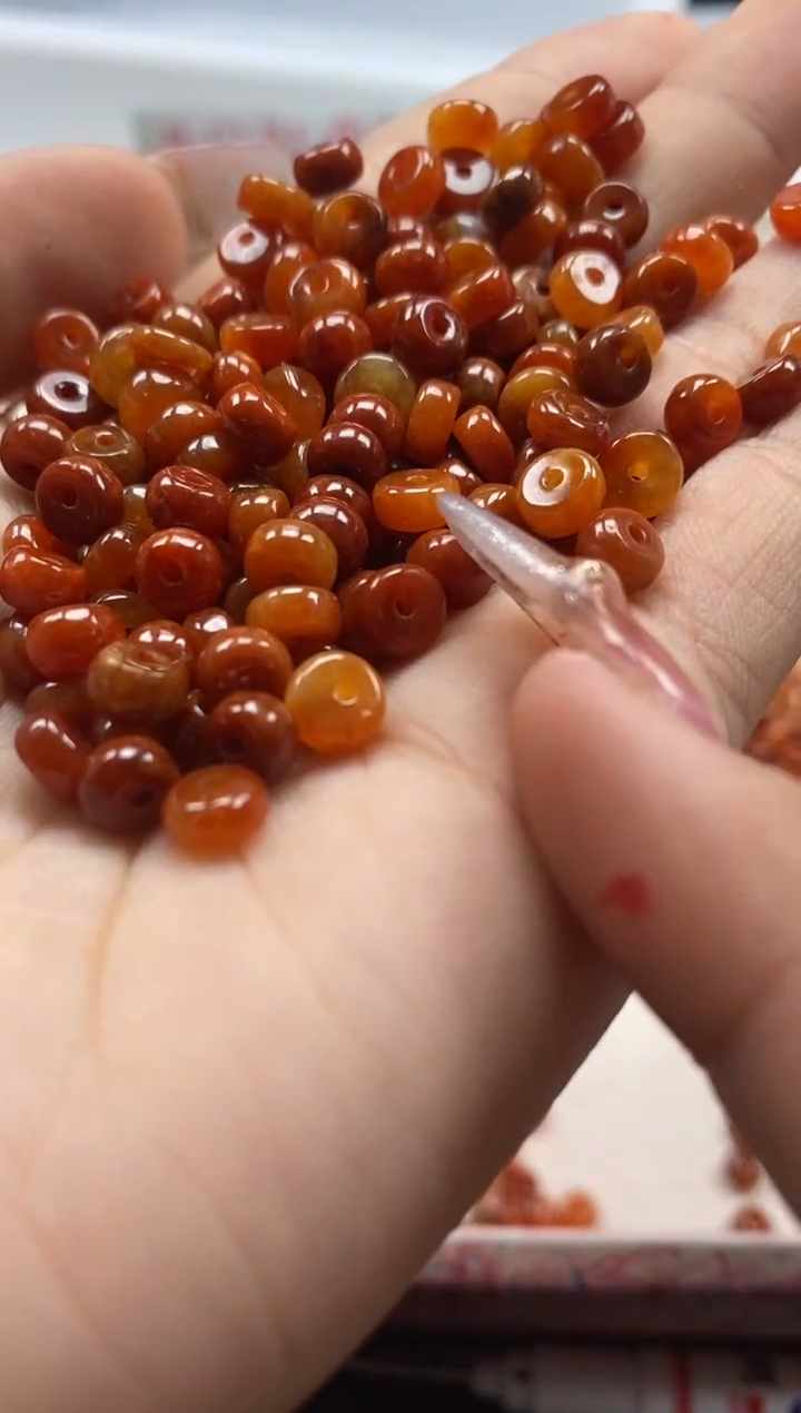 【闪购商品】翡翠颈饰未镶嵌w924红翡算盘6*3mm*30颗