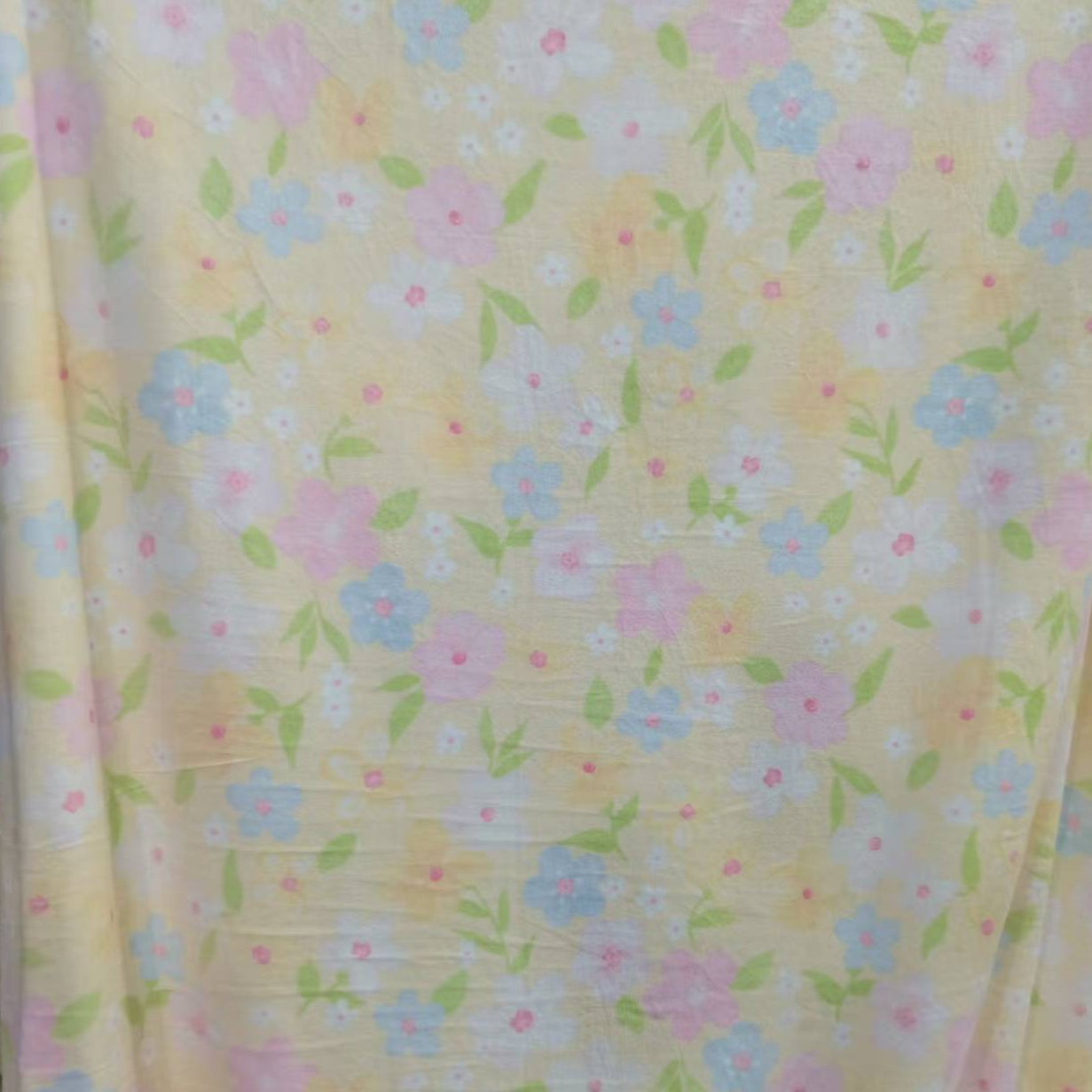 数码印花秋冬加密保暖绒布料～清新小花